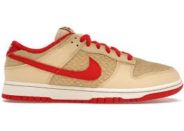 Nike Dunk Low 'Strawberry Waffle' - Used