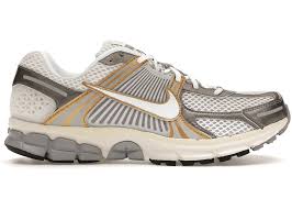 Nike Zoom Vomero 5 Platinum Tint Metallic Gold - Used