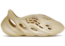 adidas Yeezy Foam RNR Desert Sand - Used