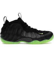 Nike Air Foamposite One Black Volt - Used